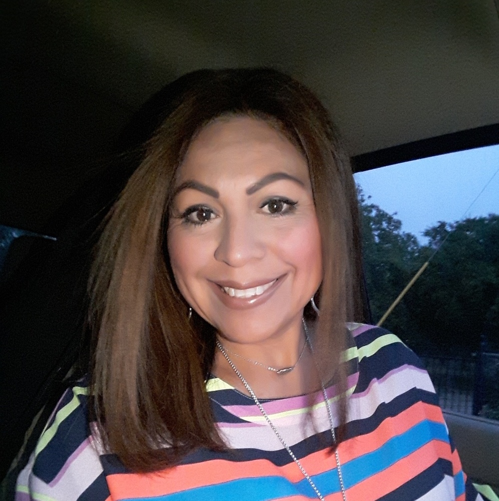 Meet your Posher, Esmeralda